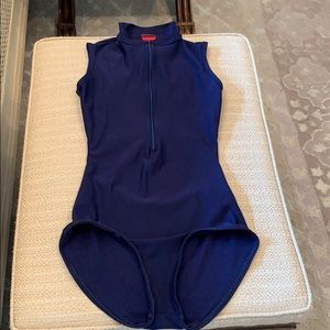 YUMIKO Navy ZIP up Leotard.